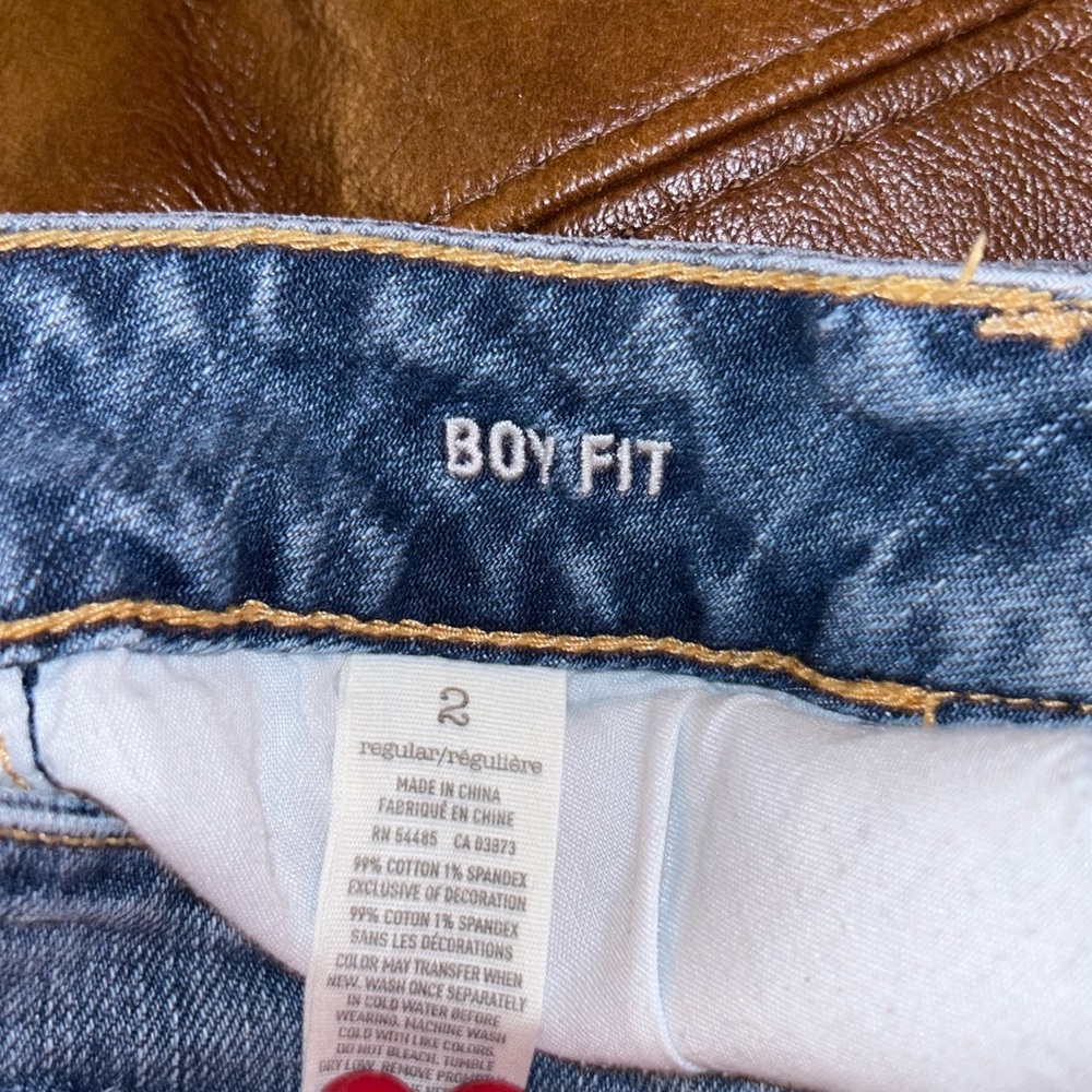 Womens AE destroyed Boy Fit cropped jeans size 2 - Picture 6 of 6